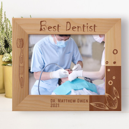 Best Dentist Personalized Wooden Frame-10" x 8" Brown Horizontal