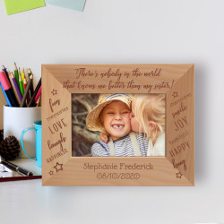 There's Nobody In The World That Knows Me Better Than My Sister Personalized Wooden Frame-5" x 3 1/2" Brown Horizontal
