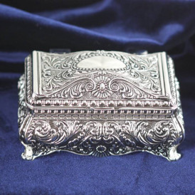 Personalized Ornate Rectangular Jewelry Box with Custom Name/Quote